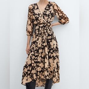 Mango Flowy Flower Printed Midi Dress in Beige Size 12